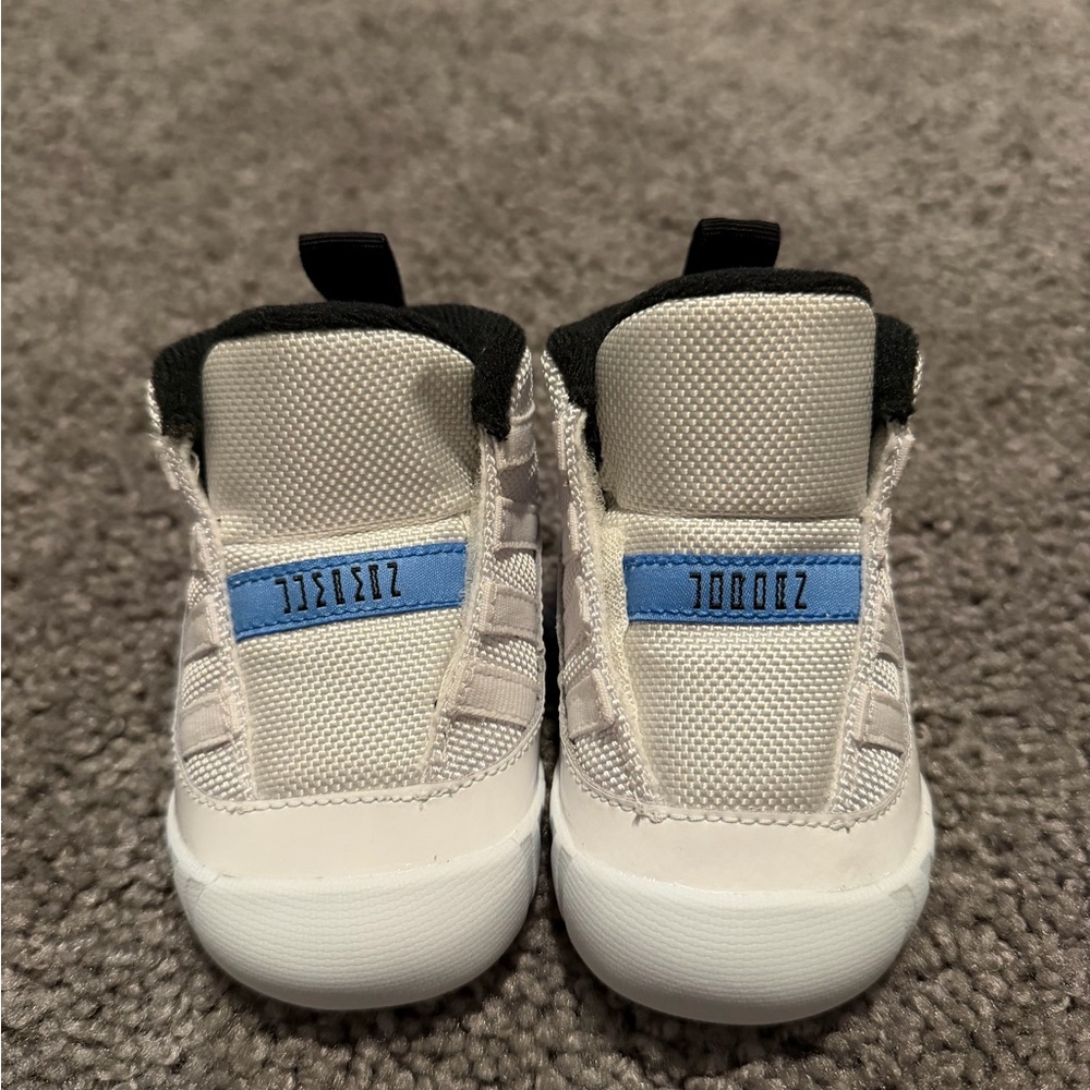Jordan 11 retro size 4c